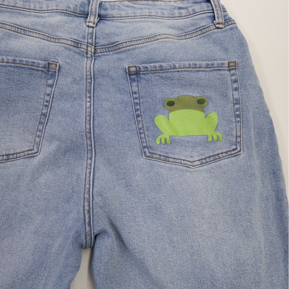 Her Universe Star Wars The Mandalorian The Child Mom Jeans Baby Yoda Size 7 EUC - Picture 6 of 14